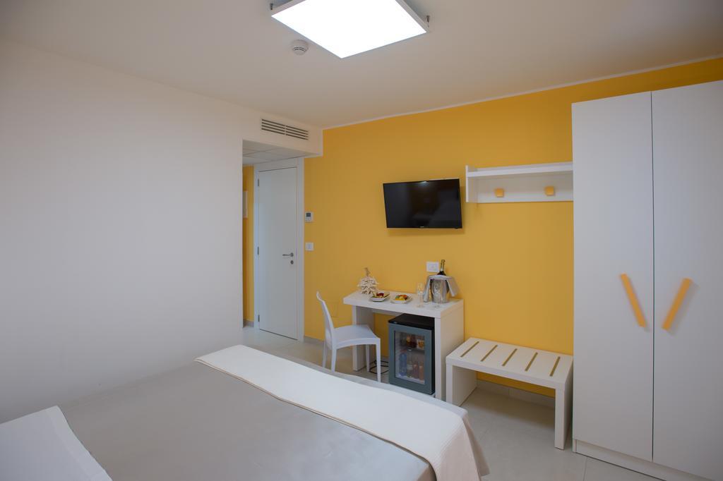Double or Twin Room,823250822:JPEG